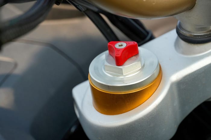 TVS Apache RTX front-suspension adjustability